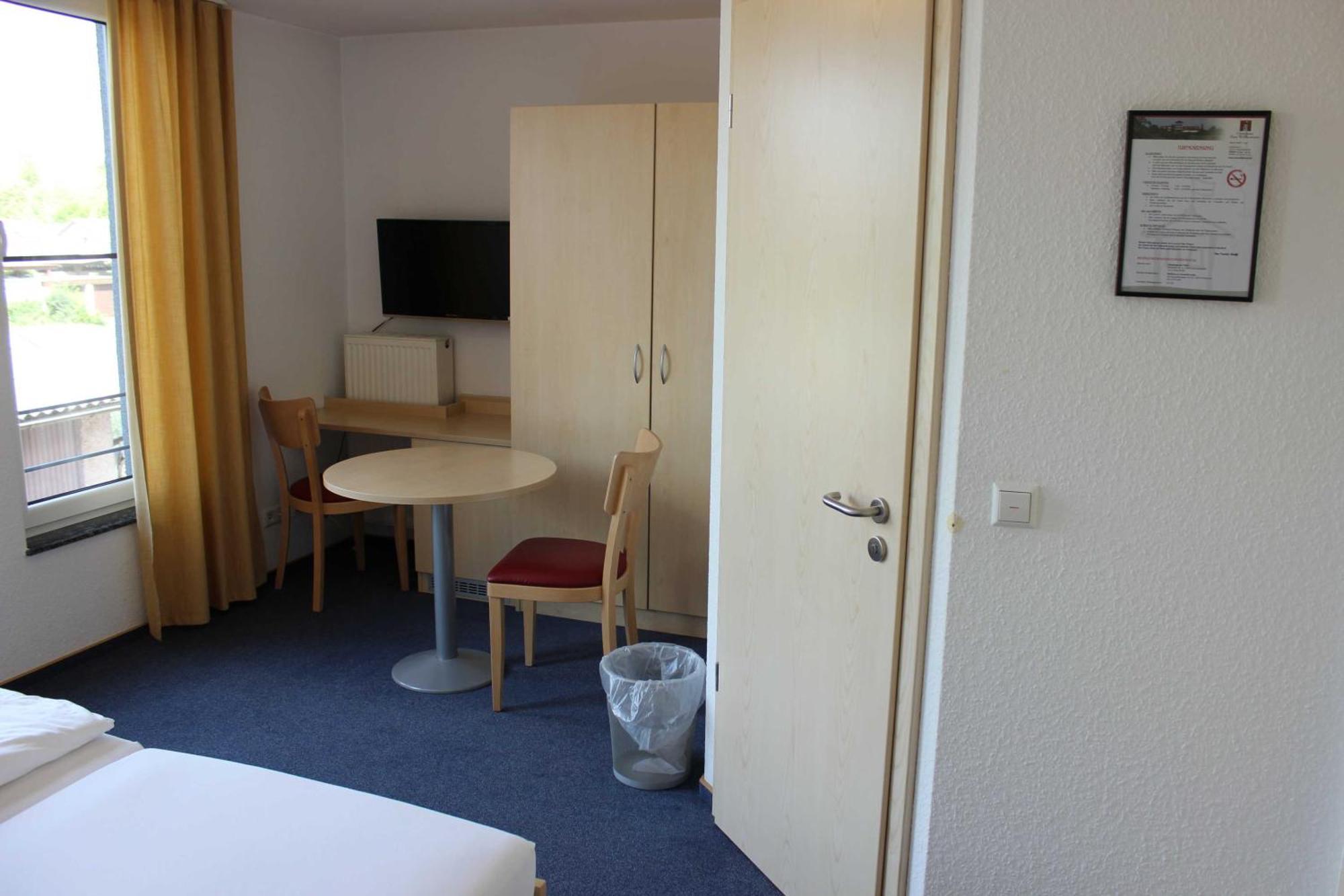 Gaestehaus Zum Wolffenturm Lehrensteinsfeld Стая снимка
