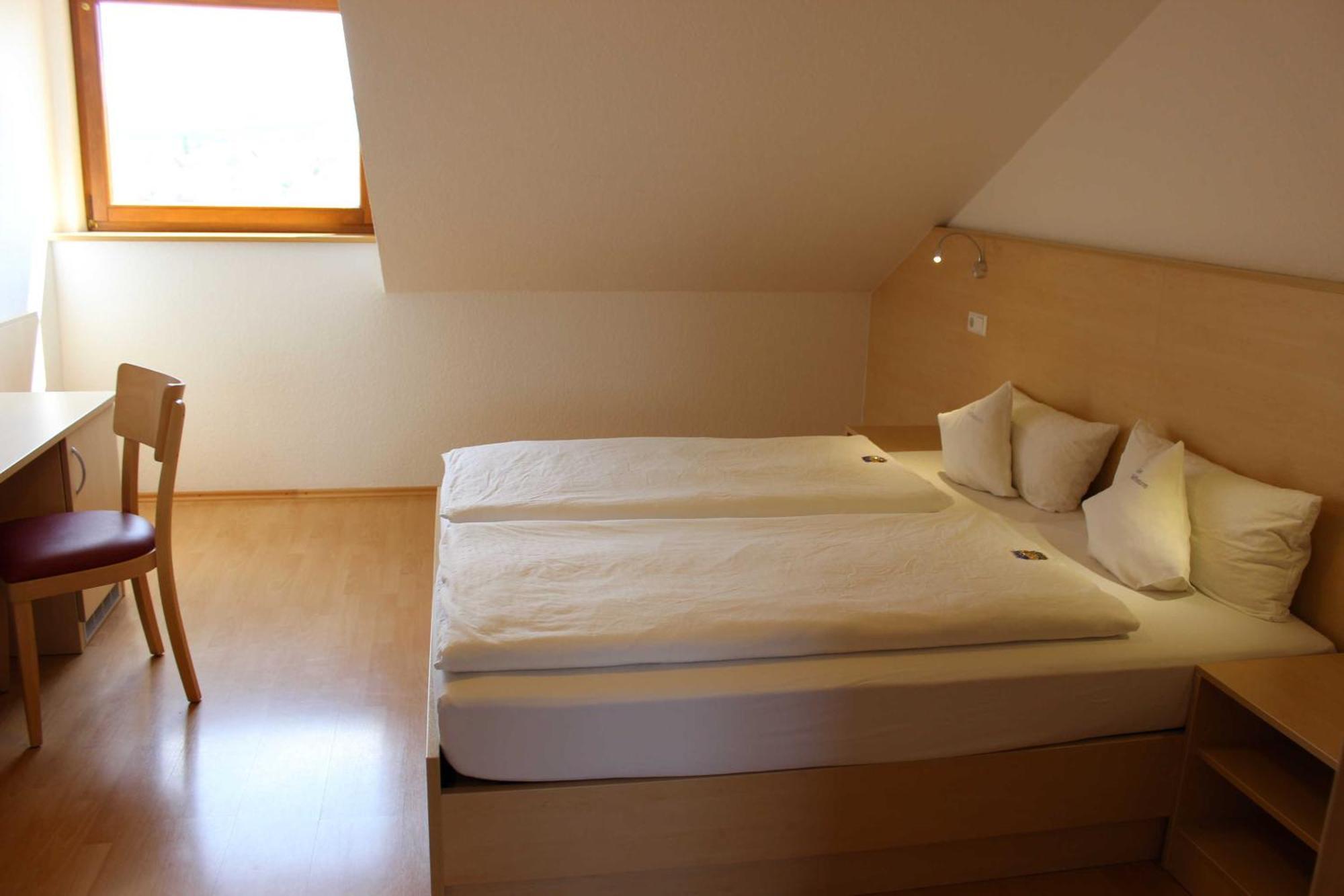 Gaestehaus Zum Wolffenturm Lehrensteinsfeld Стая снимка