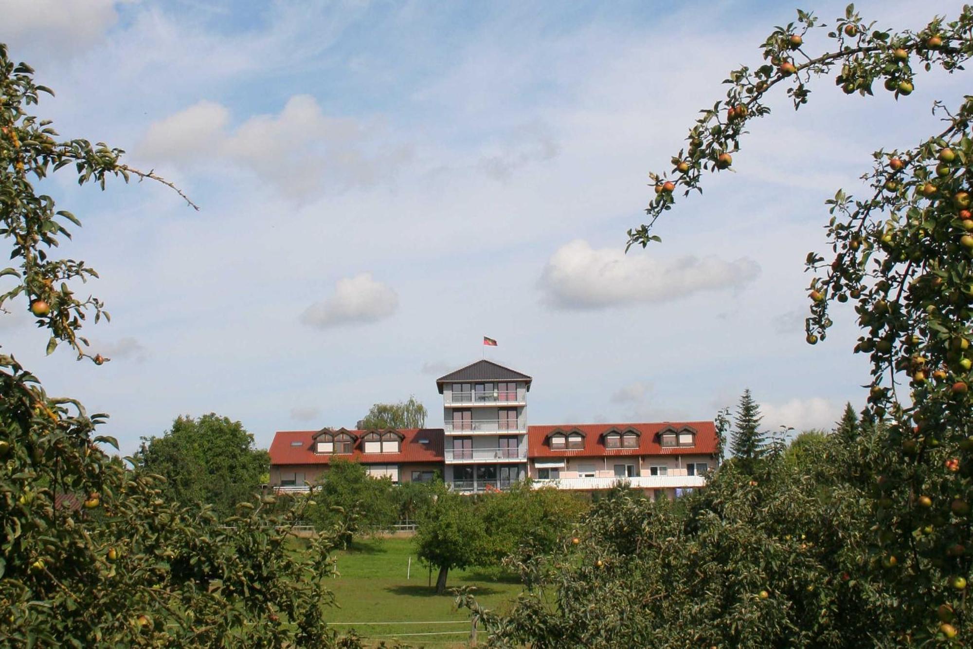 Gaestehaus Zum Wolffenturm Lehrensteinsfeld Екстериор снимка