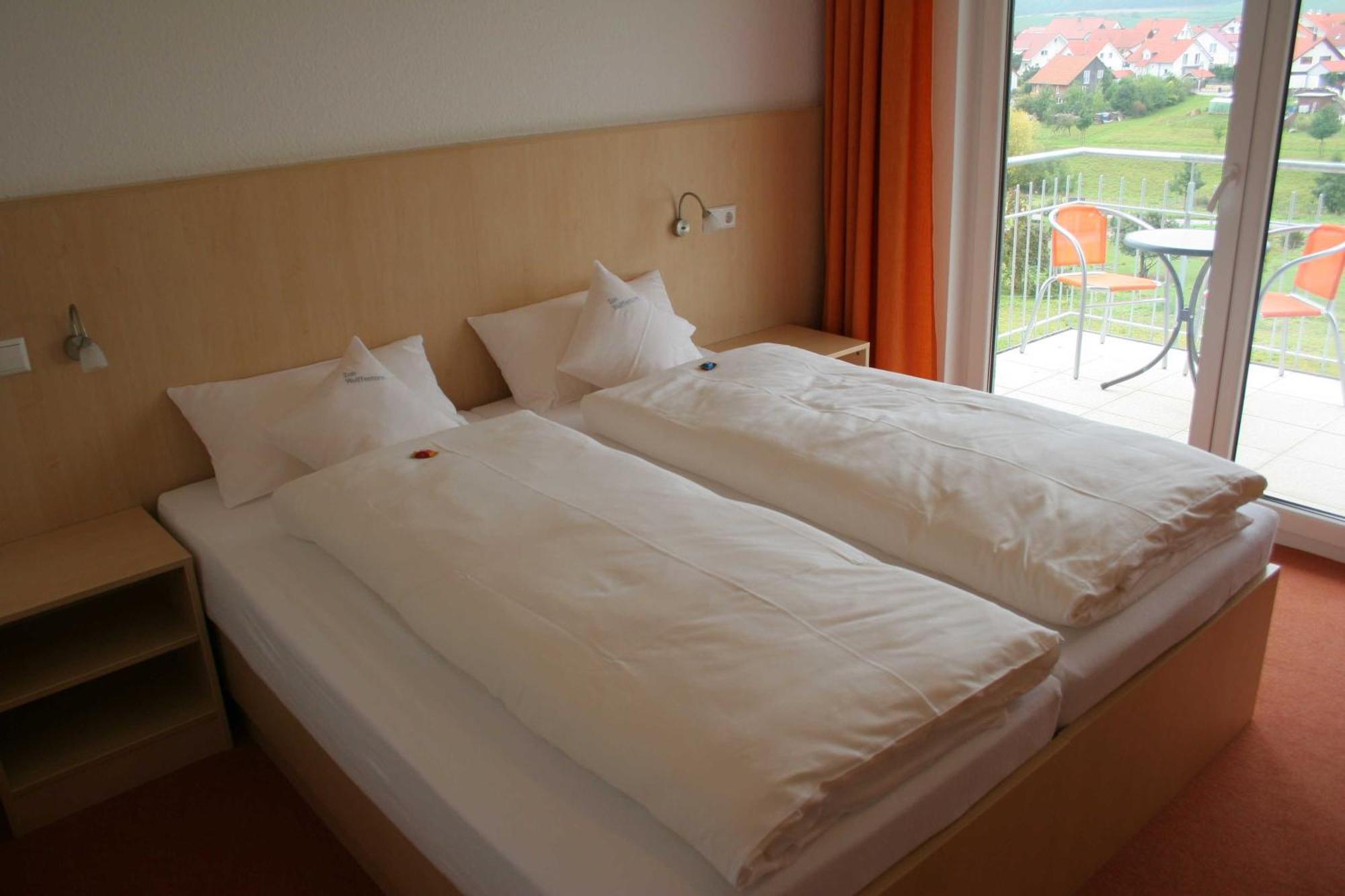 Gaestehaus Zum Wolffenturm Lehrensteinsfeld Екстериор снимка